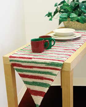 25 Table Runner Crochet Items + Photos (Twelve Days of Christmas - Day 7)
