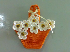 basket of daisies