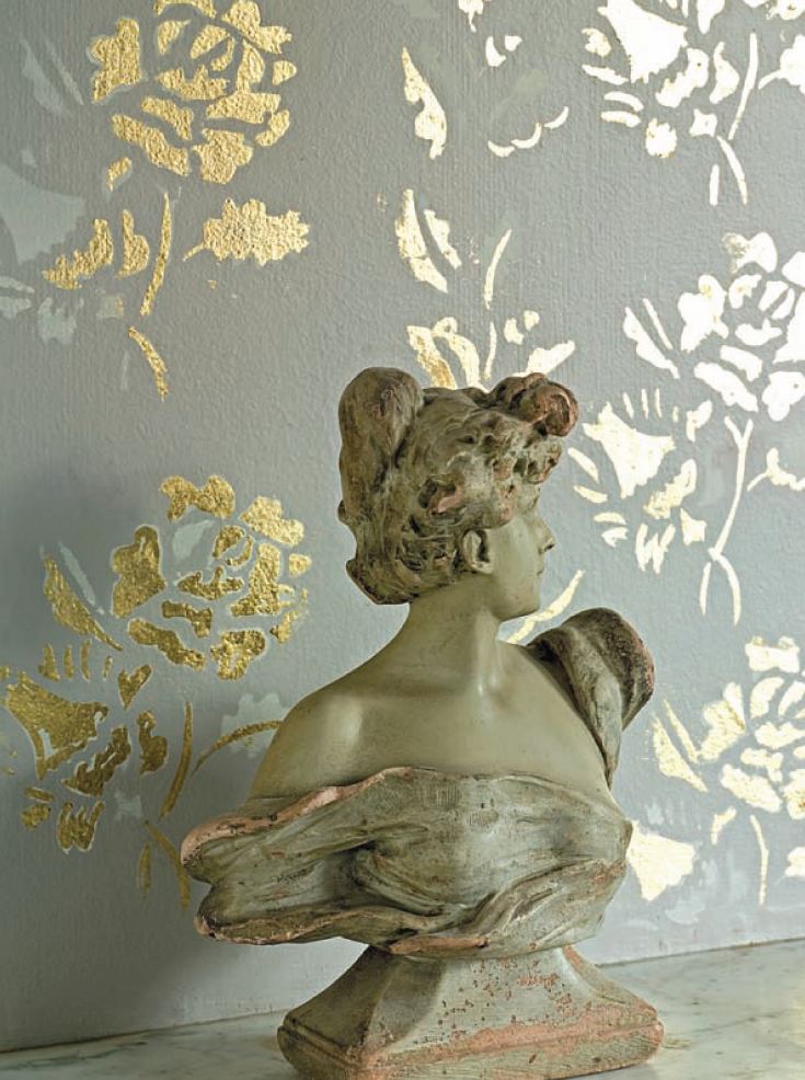Como hacer manualidades y reciclar un poco: Como decorar una pared con pan  de oro por Annie Sloan