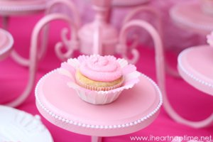 Illuminating Cake Stand