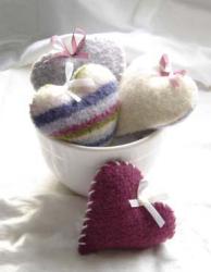 knit hearts