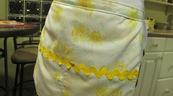 Vintage-Inspired Pillowcase Apron