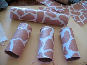 Adorable Cardboard Tube Giraffe 
