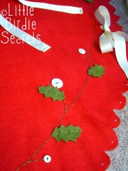 Embroider A Christmas Tree Skirt