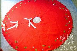 Embroider A Christmas Tree Skirt