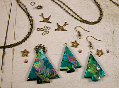 Christmas Tree Earrings and Pendant Step 6