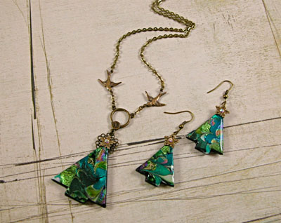 Christmas Tree Earrings and Pendant Step 8