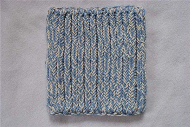 DIY Loom Potholder Using T-Shirt Yarn And DIY Potholder Loops