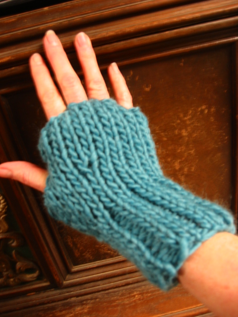 Learn How To Knit Ribbed Fingerless Gloves - Fingerless Glove