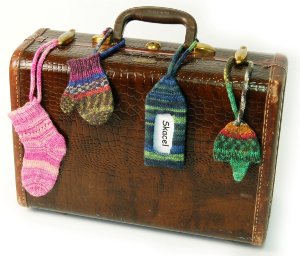 Knitted Luggage Tags