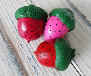 Acorn Strawberry Gift Toppers
