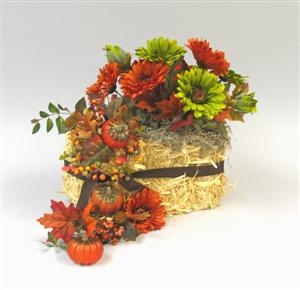 Thanksgiving Straw Bale Centerpiece