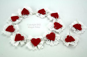 Queen of hearts choker