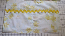 Vintage-Inspired Pillowcase Apron